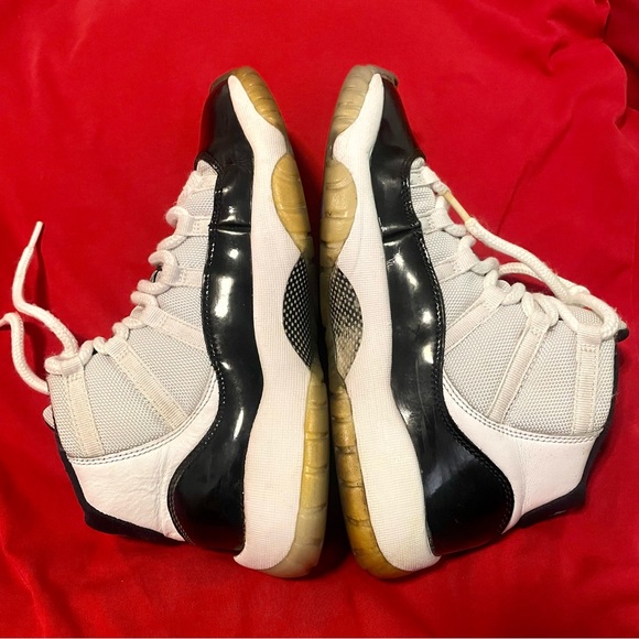 Jordan Retro 11 ‘Concord’ (6.5y) - Picture 3 of 5